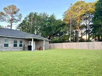 Navarre Escape - Only 6 miles from Navarre Beach! Hotels near Baker Mercantile