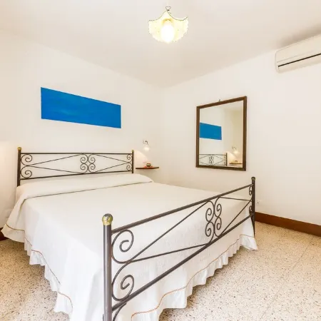 Rooftop house in the center, 2/4 guests, free illimited WIFI, free parking