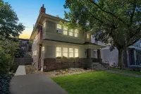 Modern Craftsman - East Harriet - 3 min to Lakes Hotels in 