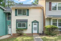 3bd/Centrally located/stylish/North Hills/PNC arena/Crabtree Valley Mall