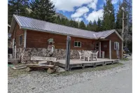 Colter's Cabin Yellowstone Getaway, Cooke City, MT