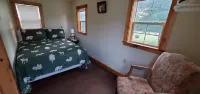 Cozy year round cabin near Acadia and ATV trails, and pet friendly!