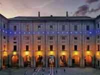 Large and bright penthouse in the heart of the city of Parma near the station