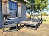 Gorgeous Two Bedroom Modern Farmhouse Cottage Hotels in Electra
