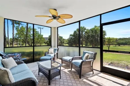 Jupiter Beach Condo Retreat