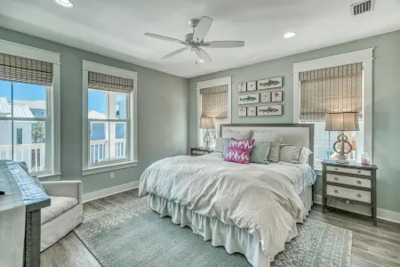 Gorgeous Inlet Beach Home close to 30A * 4 min walk to Beach * Bike to Rosemary