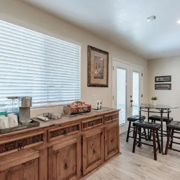 Sophisticated 4-Bedroom Getaway in Gilbert