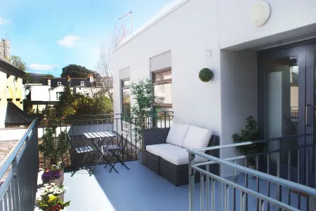 Fabulous Sidmouth apartment with sea peeps Отели рядом с достопримечательностью «Sidmouth Town Beach»