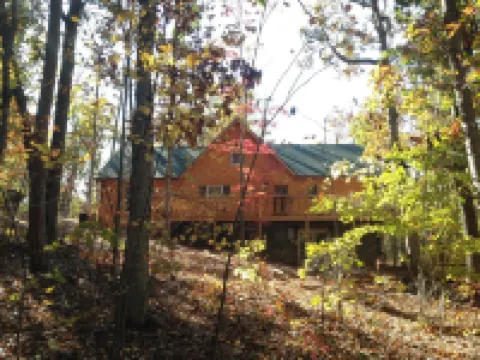 Bear Crossing - New Luxury Mountain Getaway near Luray & Skyline