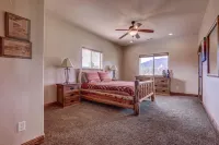 Beautiful home with lots of room. Large deck and amazing hot tub. - balcony