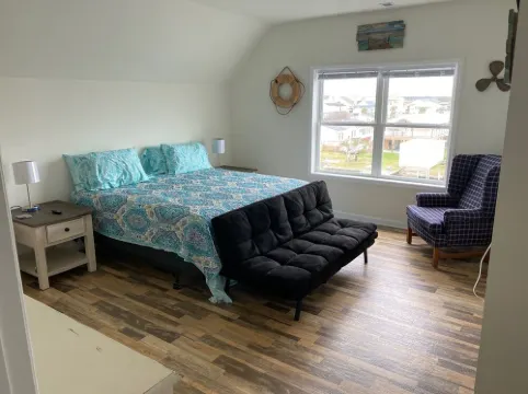 Water Lovers Paradise! New 6 br 4 ba  boat ramp and dock on canal. Near ocean