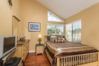 Open Sept 26-30! Pool, Spa, Billiards, Pets, Beach Spa Getaway!