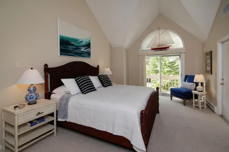 Ocean Edge Luxury Condo,  Constantly Updated, Just steps to Arbor Pool