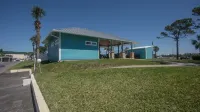 VO Resort: w/golf cart, beach/bay access, boat dock, fish pier, mini golf & more