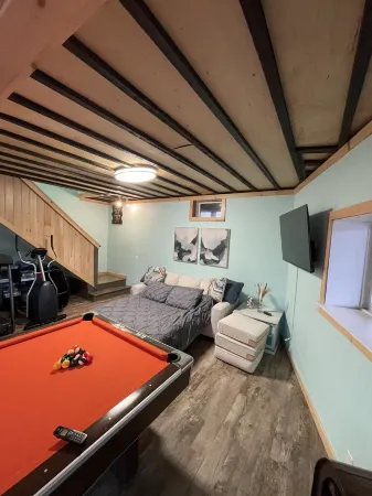 Hot Tub Year Round, Pickleball, Sleeps 10, Seneca Wine Trail Nearby