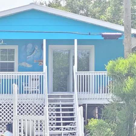 Little Gasparilla Island a 2-bedroom cottage wth WiFi and AC on a private island Отели в г. Пласида