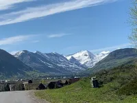 5 min to downtown & Mtn views! Two KING Bed/ Two Bath EnSuite Condo