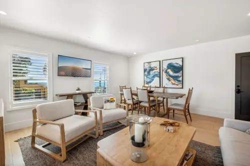 Luxury 3 bed 3 bath with Ocean Views+ Steps to the Beach