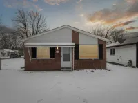 5 minutes from DTW! Hotels in Taylor