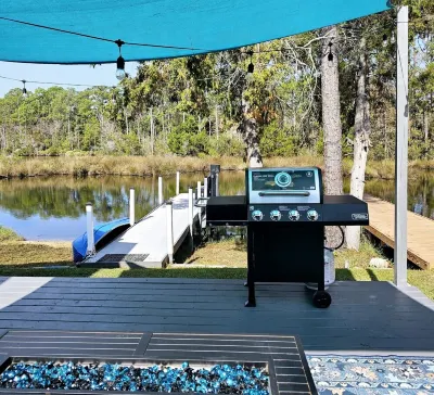 Cheerful 2 bedroom home on Miflin Creek Hotels near Foley Beach Express Industrial Park