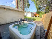 Cute Home with fully fenced yard Hot Tub and Fire Pit.