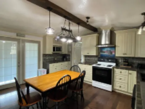 Waterfront 2 Bedroom Home- South Toledo Bend