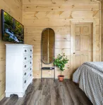 Blue Bird Cottage Pigeon Forge / 10 mins to Gatlinburg