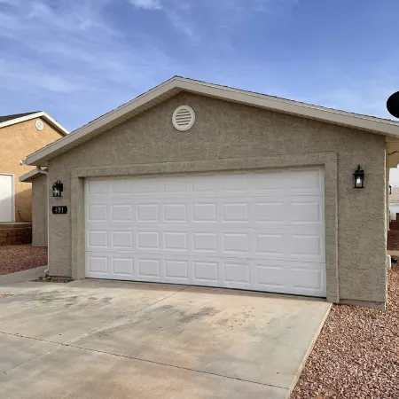 Lake Powell Modern Remodeled VRBO - 3BR, 2BA minutes to Lake and Restaurants!