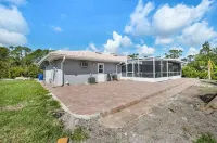 Cocohome on Water. Close to all best beaches. Hotels in North Port