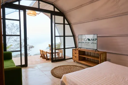 Luxcamp Dieng By Horison Отели рядом с достопримечательностью «Tambi Tea Gardens»