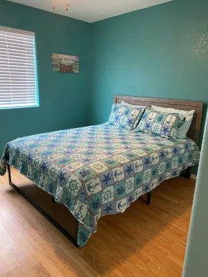 3 Bed/2 Bath Pool Home Close to Everything with boat parking Hotel in zona Star Nursery Garden Center