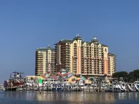 PERFECT VIEW!!! Waterfront, Marina and 2 Pools!