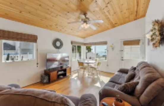 MAGICAL 5-STAR RATED OCEAN VIEW CUSTOM HOME -  PLEASE READ ALL OUR GUEST REVIEWS