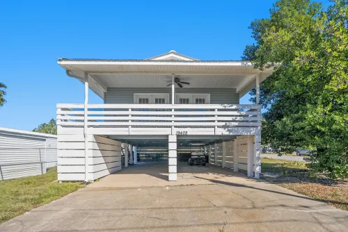 2 Bed Dog Friendly House in Laguna Beach by Thomas Donut & Carousel w/ Golf Cart