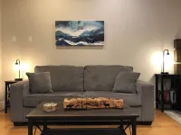 R and R Hideaway, A Cozy Lakeside Suite