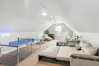 Luxury Retreat &Heated Pool Downtown Simpsonville-Game Room and more Up to 8 ppl