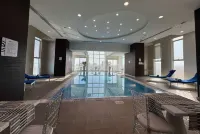 Ramada Encore by Wyndham Doha - Kolam Renang