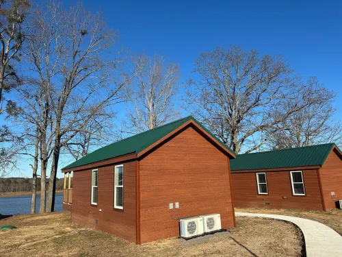 Cozy 101 Cabin 1 bdrm on Smith Lake Located beside Smith Lake Park Boat Ramp