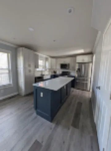 cul-de-sec home 4BR 3.5 Baths Sleeps 7 Jacuzzi tub