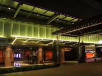 108 Hotel by Him Отели в г. Западная Джакарта