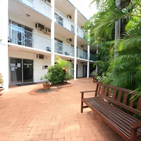 Coconut Grove Holiday Apartments