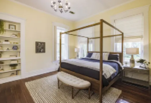 Belle Terre Mansion - Remodeled Pre-Civil War- Contemporary. Southern. History.