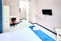 Home Inggil RedPartner Blitar Hotels in Sukorejo