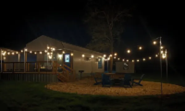 Charming cabin in delightful Brenham with Luxury Amenities