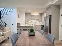 Modern Family Haven - Minutes from Disney Magic/Knotts and Saigon