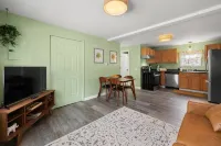 Coastal Retreat • 2Br Near Beaches & Mystic Hotels in Pawcatuck