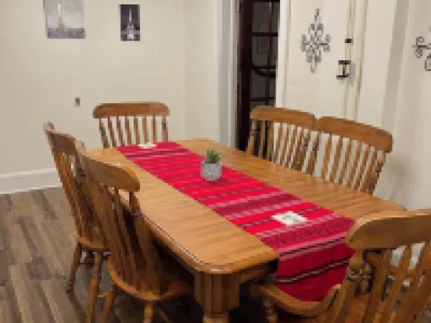 Charming 3-bedroom townhome with WiFi, in central location in Potsdam Village Hotels in Potsdam