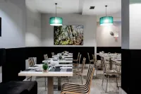 Ikonik Plaza Mercado - servizio colazione