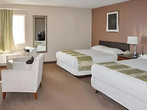Bison Inn & Suites on University Hotels in Moorhead