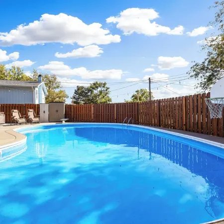 Pool, Sauna, Work out area, ping pong, King Bed.  So Many Amenities!!!